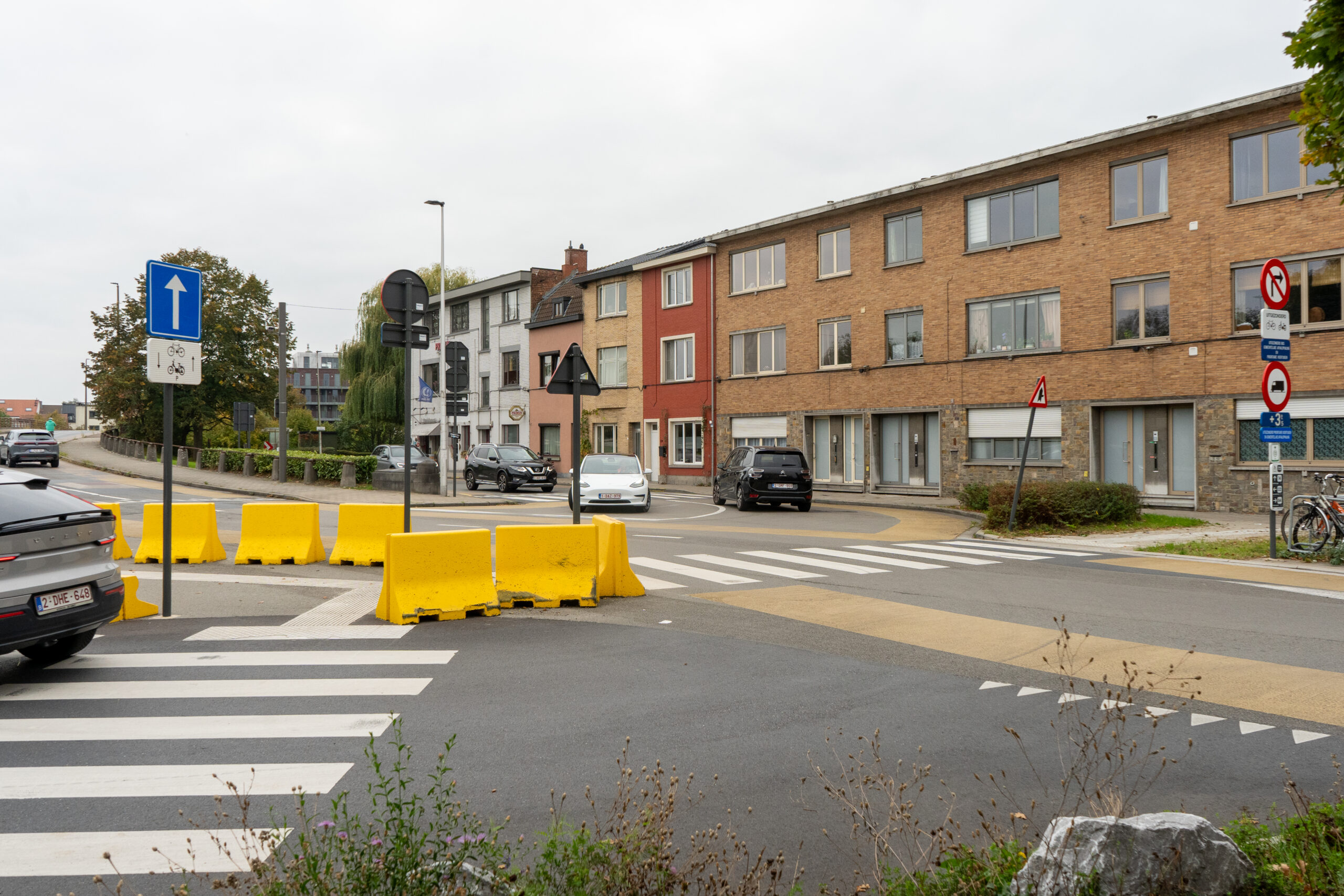 De huidige verkeerssituatie aan de Gentbruggebrug.